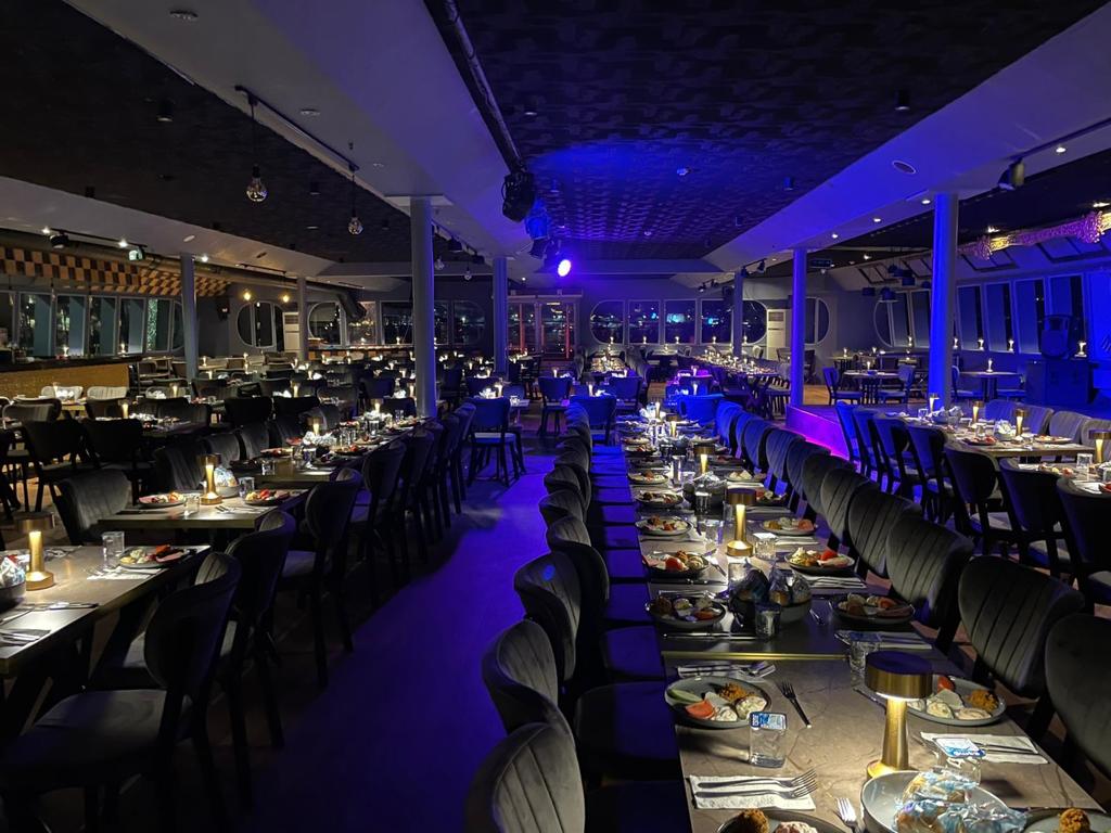Bosphorus Dinner Cruise - Close to Show Table ( Unlimited Non Alcoholic Drinks + Dinner + Meeting Point)