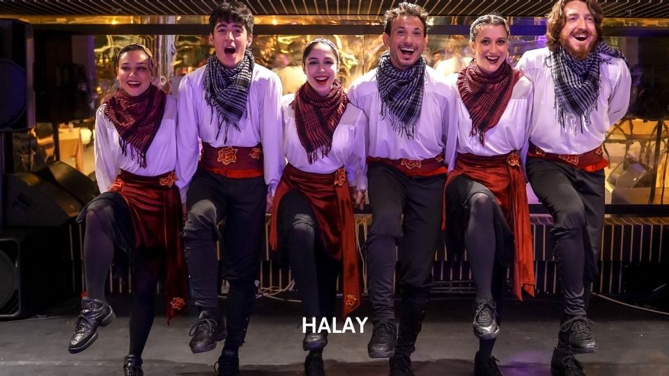 Bosphorus Dinner Cruise - VIP Front Table ( Unlimited Soft Drink + Dinner + Meeting Point)